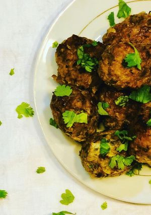 A picture of Cilantro meatballs.