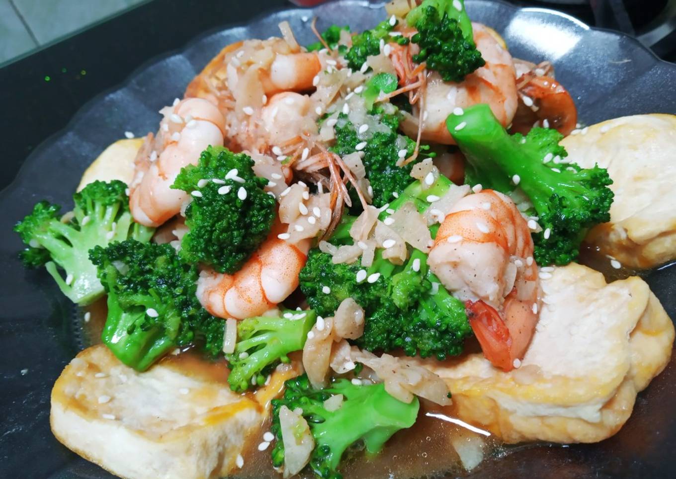 9. Brokoli Udang & Tofu dengan Kuah Wijen (simple & enak !)