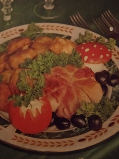 A picture of "Meat flower".
