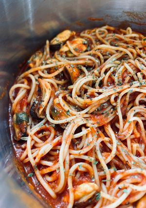 Una foto de Espaguetis con mejillones