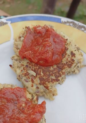Una foto de Panqueques de avena, manzana y semillas
