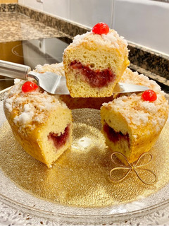 Una foto de Pastel de nata con mermelada de frambuesas (Cream cake with raspberry jam) GLUTEN-FREE