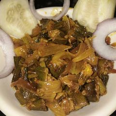 A picture of Do payaja bhindi.