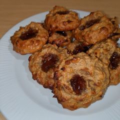 A picture of Peanut butter and jelly cookies.