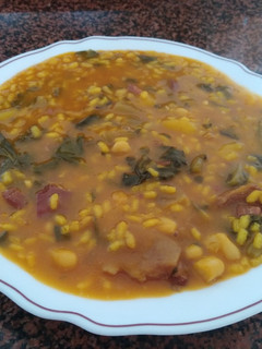 Una foto de Arròs amb bledes (arroz con acelgas)