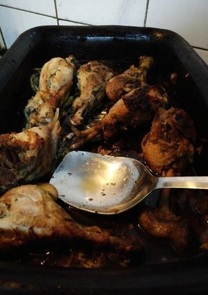 Una foto de Pollo con miel y finas hierbas