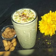 A picture of Almond Shake.