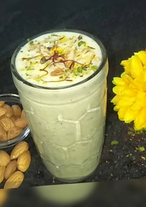 A picture of Almond Shake.