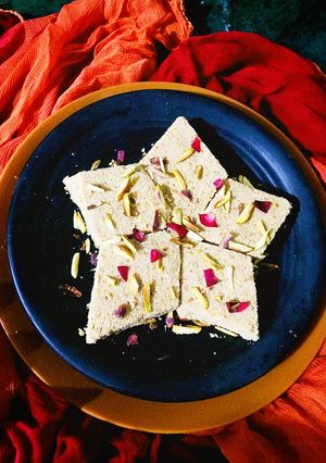 રાજગરા ના લોટ ની સુખડી (Rajgira Flour Sukhdi Recipe In Gujarati) રેસીપી મુખ્ય ફોટો