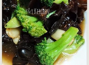 Foto resep Brokoli n jamur kuping tumis saus tiram