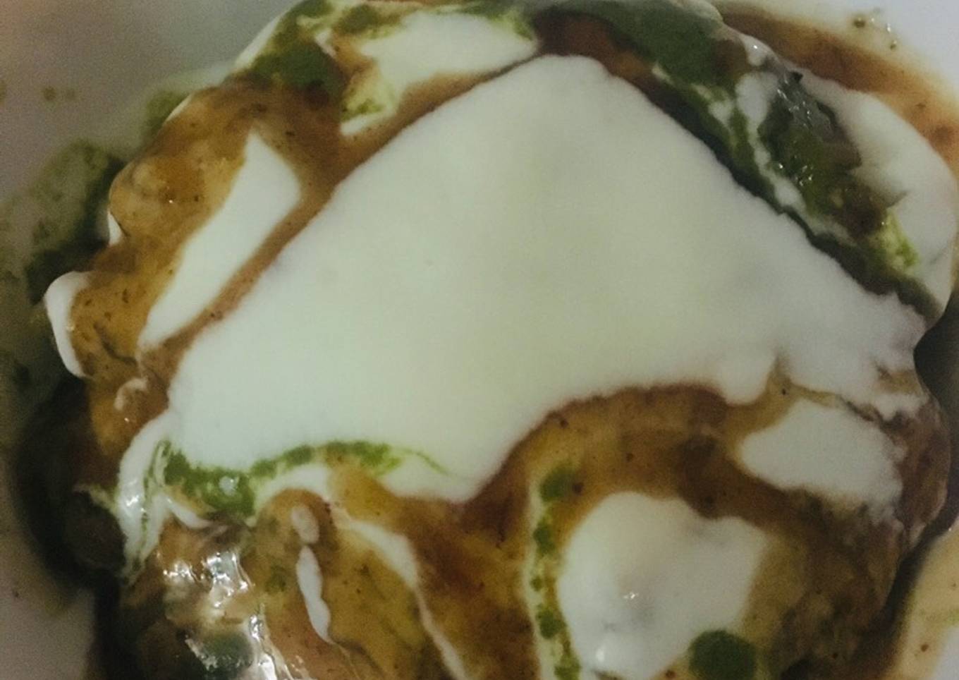 Aloo tikki dahi chutney