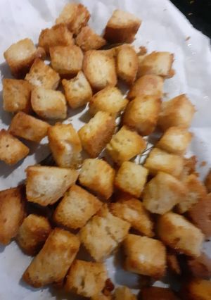 Φωτογραφία της συνταγής Σπιτικά κρουτόν με σκόρδο και δενδρολίβανο