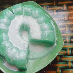 A picture of Puding Pandan Kelapa.