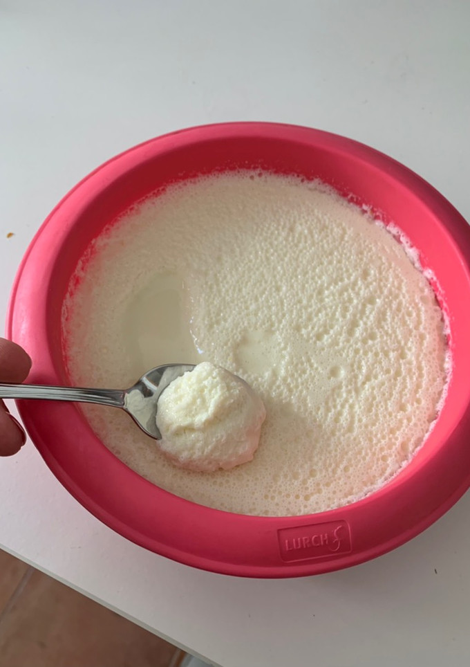 Una foto de Mousse de limón proteico al microondas