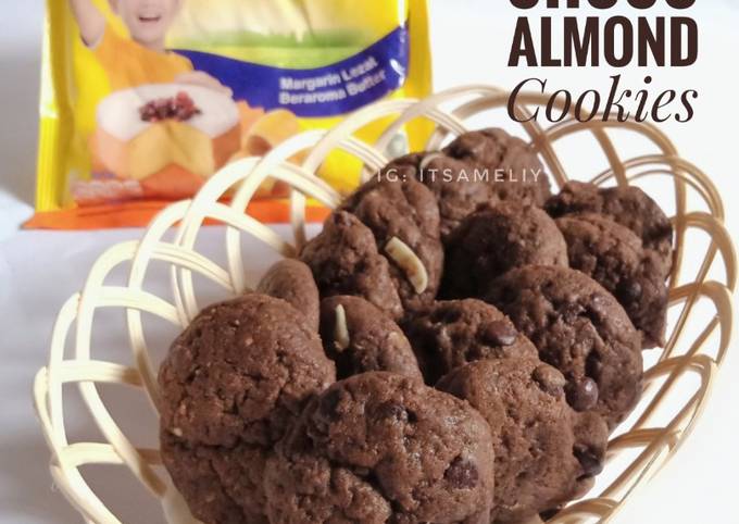 Resep Choco Chip Choco Almond Cookies Oleh Meliya Rizky Cookpad