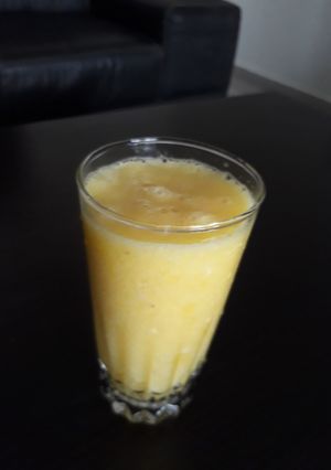 A picture of Pineapple and ginger drink.