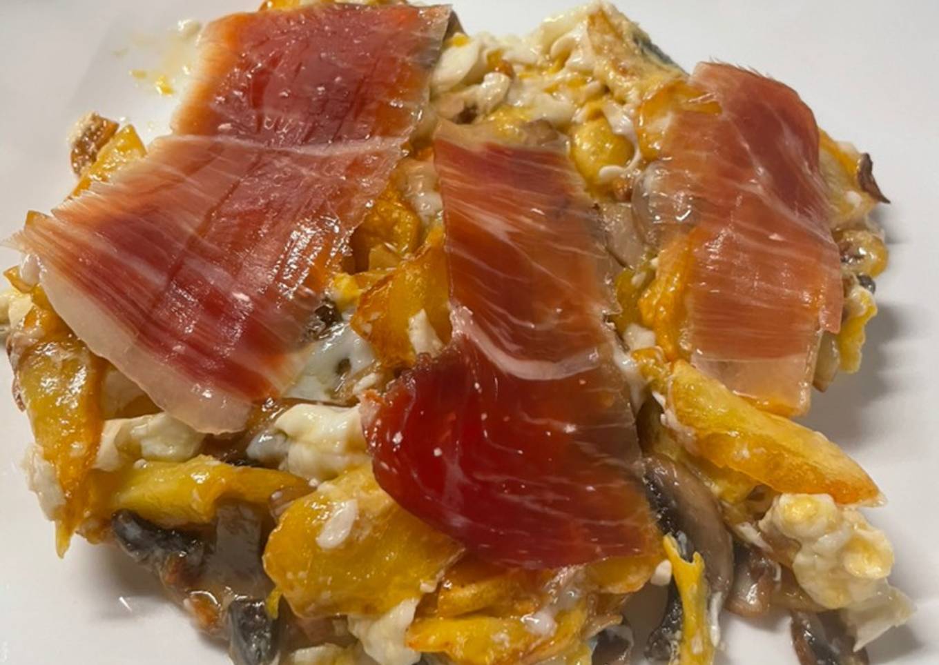 Revuelto de champiñones y jamón serrano