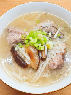 阿母ㄟ古早味~香菇綠竹筍排骨粥 的食譜成品照片