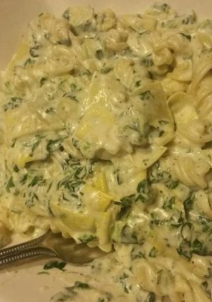 A picture of Spinach Artichoke Dip Pasta.