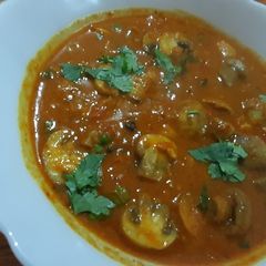 A picture of Mushroom curry.