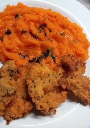 Una foto de Pechuguitas rebozadas con puré de zapallo
