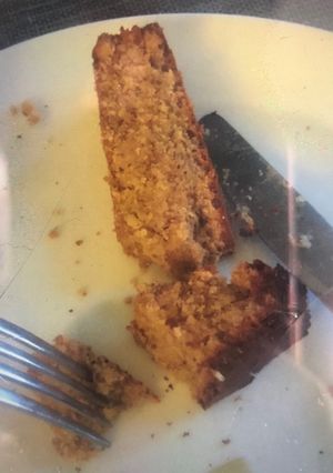 A picture of Lemon and Almond Cake.