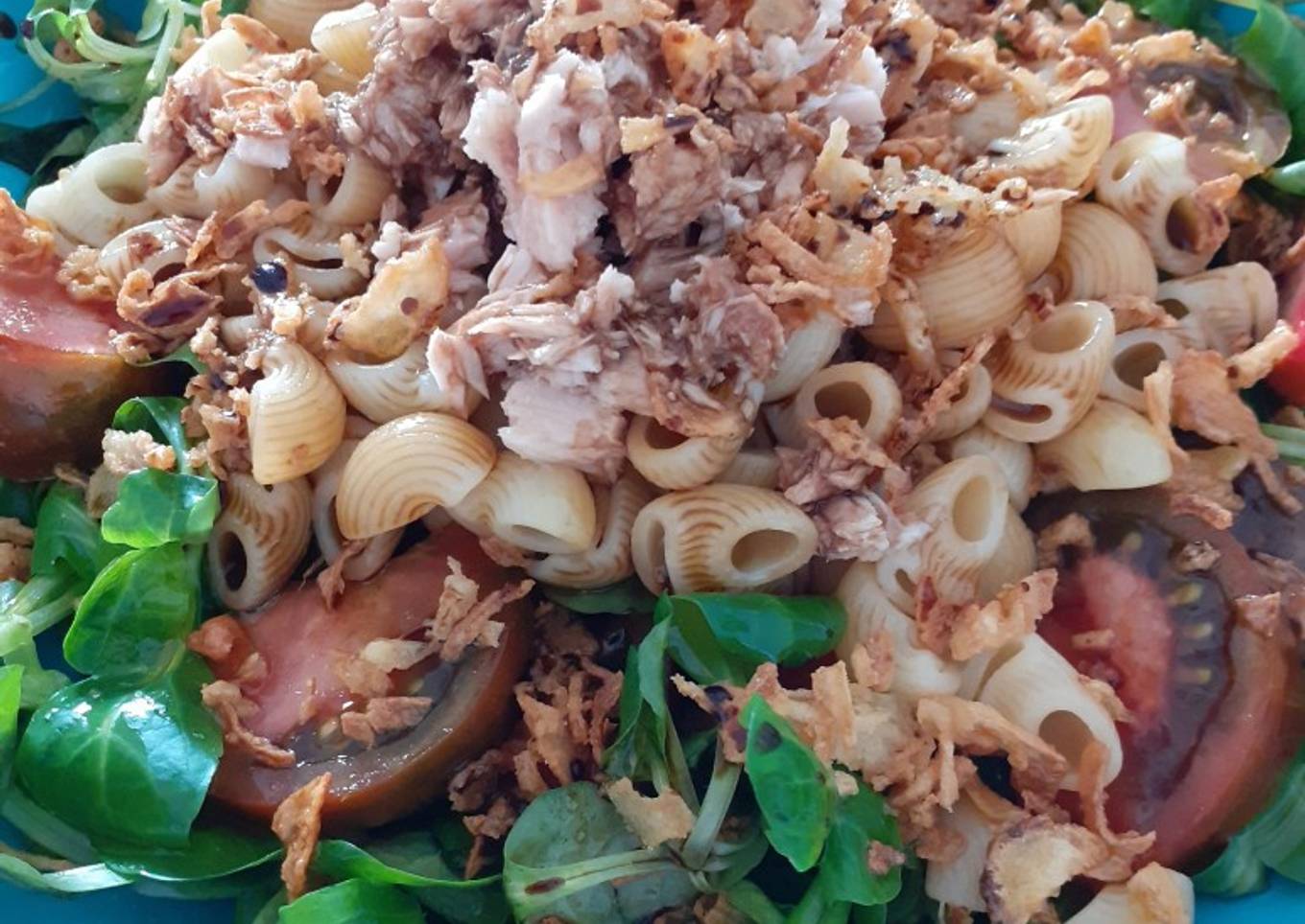 Ensalada de can贸nigos y pasta馃