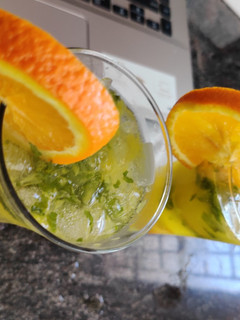 ஆரஞ்சு மோஜிடோ (Orange mojitto recipe in tamil) செய்முறை முக்கிய புகைப்படம்
