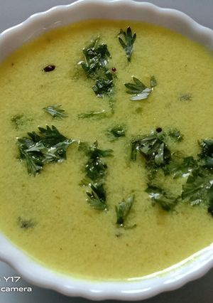 ताकाची कढी (takachi kadhi recipe in marathi) रेसिपी चे मुख्य फोटो 