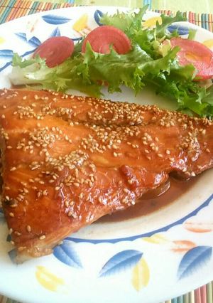 Foto principal de Salmón marinado con soja, miel y sésamo