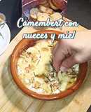 Camembert con nueces y miel