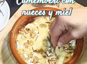 Foto principal de Camembert con nueces y miel