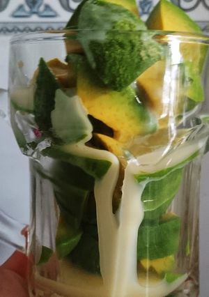 Hình của món Bơ dằm sữa đặc.