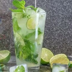 A picture of Sparking and refreshing mint and lime drink🍸🍸🍸🍸🍸.