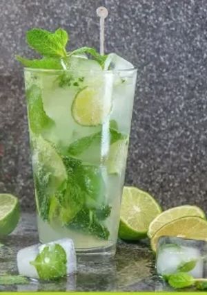 A picture of Sparking and refreshing mint and lime drink🍸🍸🍸🍸🍸.
