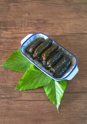 عکسی از دستور دلمه برگ توت