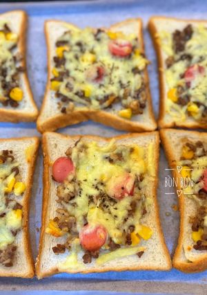 Hình của món Sandwich Bò Băm Vét Tủ Lạnh.