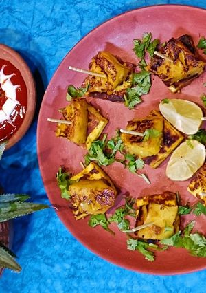 A picture of Barbeque Paneer Pineapple.