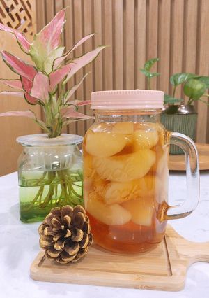 Hình của món Đào ngâm đường phèn.