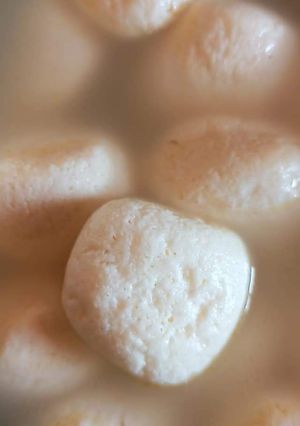 रसगुल्ला (rasgulla recipe in Hindi) रेसिपी मुख्य फोटो