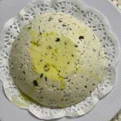 Una foto de Queso fresco aromatizado