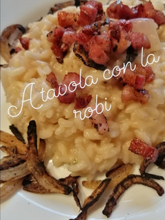 Foto di Risotto con Cipolla di Breme guanciale e chips di cipolla