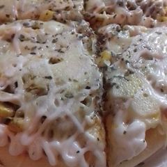 A picture of Cheese corn pizza.