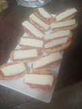 Tostas de membrillo y queso brie