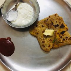A picture of Hyderabadi Mughlai Paratha.
