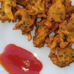 A picture of Potato and mint pakory🥔.