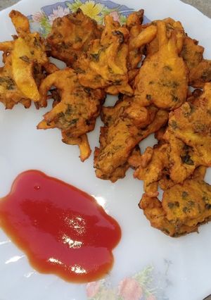 A picture of Potato and mint pakory🥔.