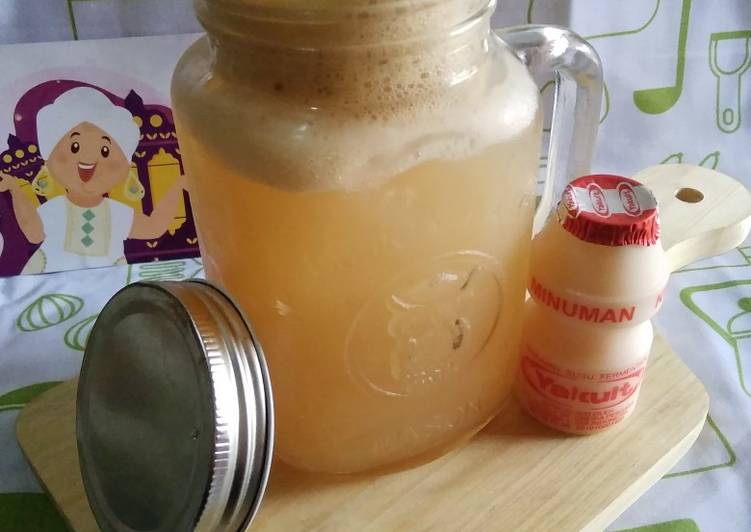 Cara Buat Ice Yakult Tea Wajib Dicoba