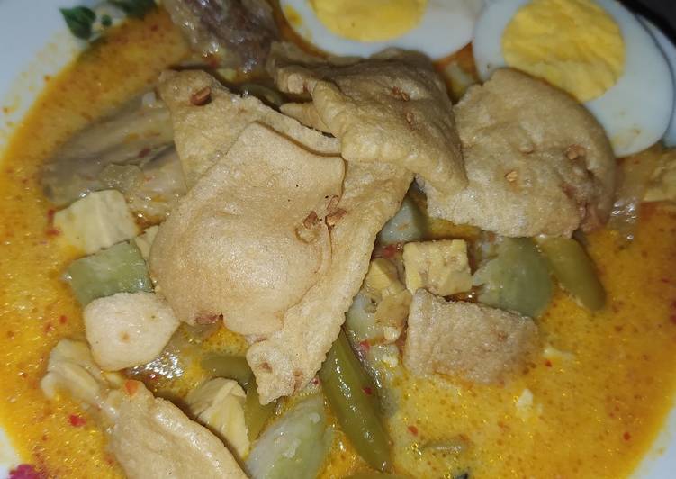 Lontong sayur