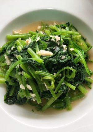 蒜炒菠菜 的食譜成品照片